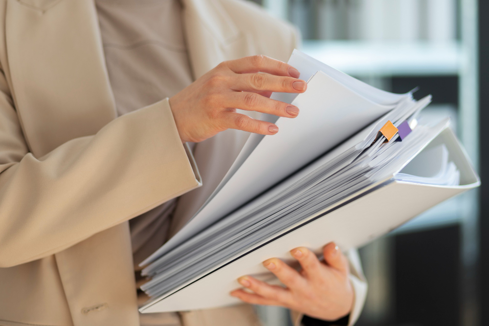 Servizio di valutazione editoriale per autori: analisi strutturale, report critico e materiali per la presentazione a editori.